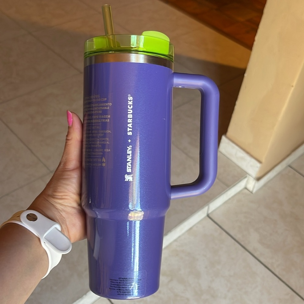 LATAM Starbucks + STANLEY PURPLE
